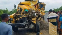 নওগাঁর মান্দায় দাঁড়িয়ে থাকা ট্রাককে অপর একটি ট্রাকের ধাক্কায় এক জন নিহত